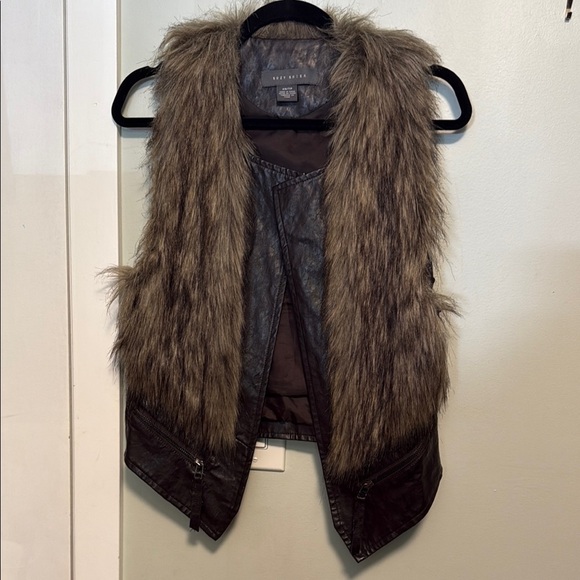 Suzy Shier Brown Faux Fur faux leather Vest - XS - Picture 1 of 4